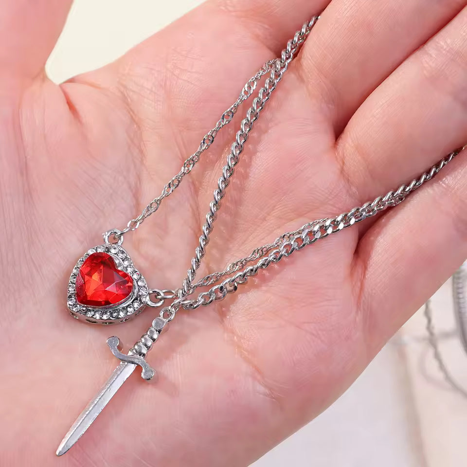 Collier Couple Cœur & Épée en Zircon Rouge